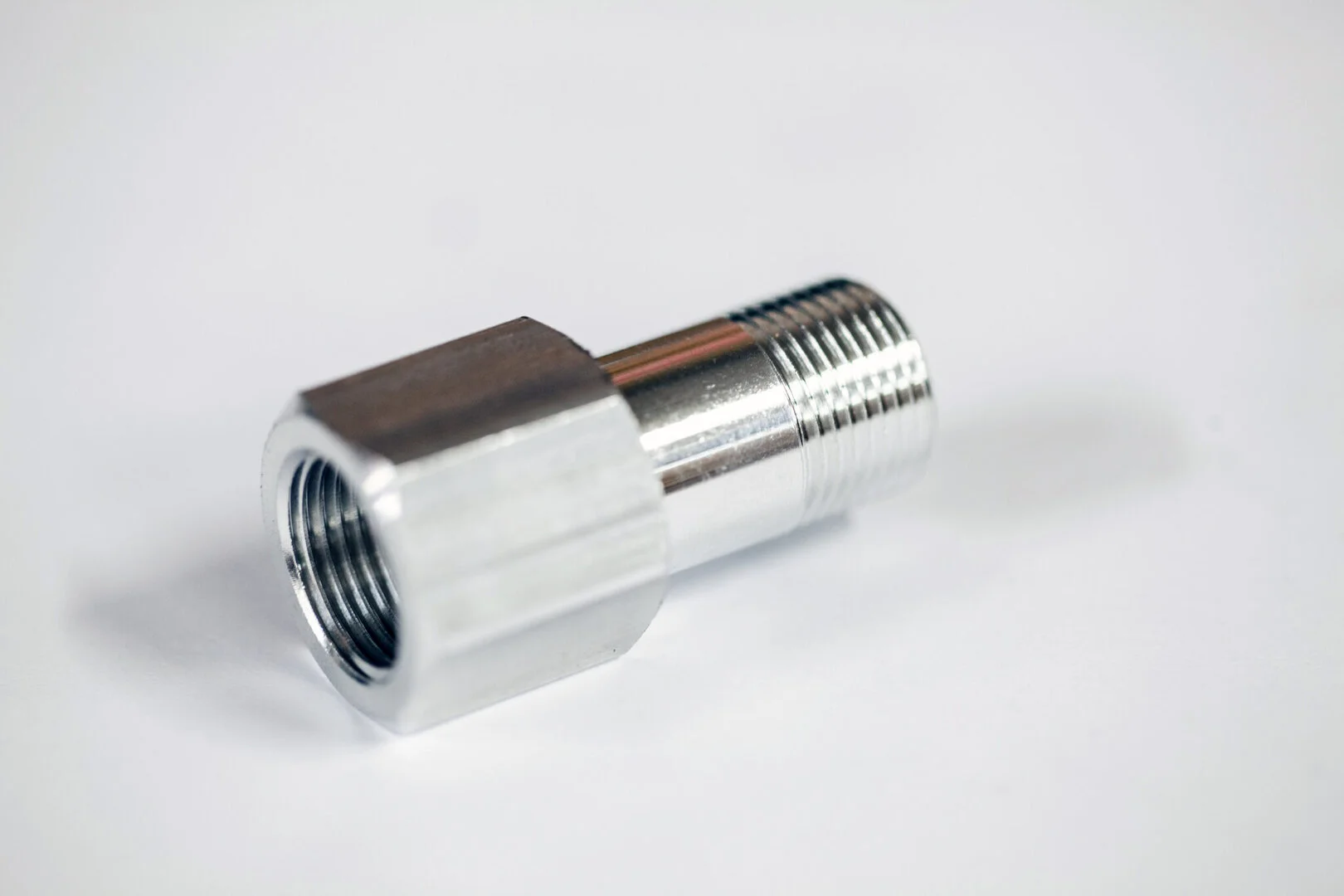 Króciec sześciokątny do automatu pneumat. KS260